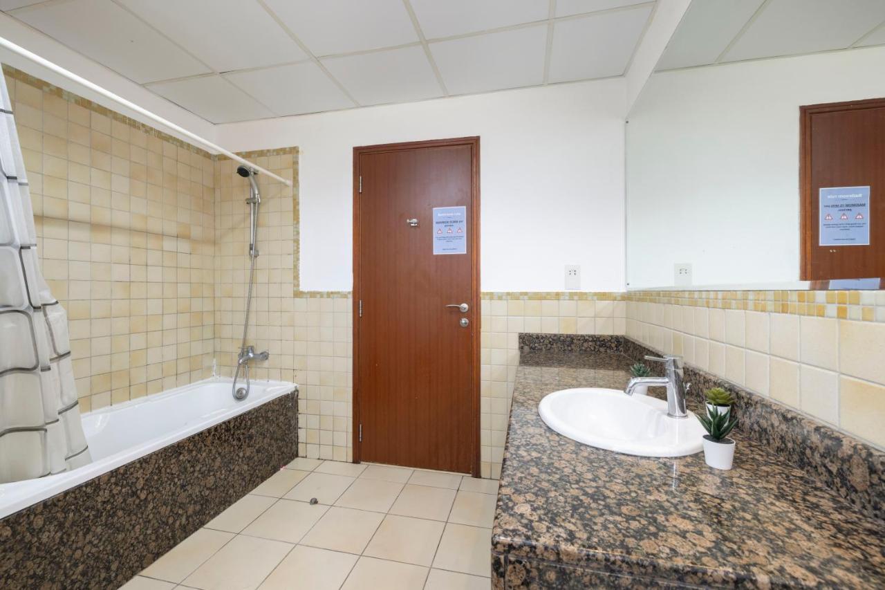Next'House - Jbr Beach Hostel - Pool - Walk To Jbr Beach - Metro Station Dubai Exteriör bild